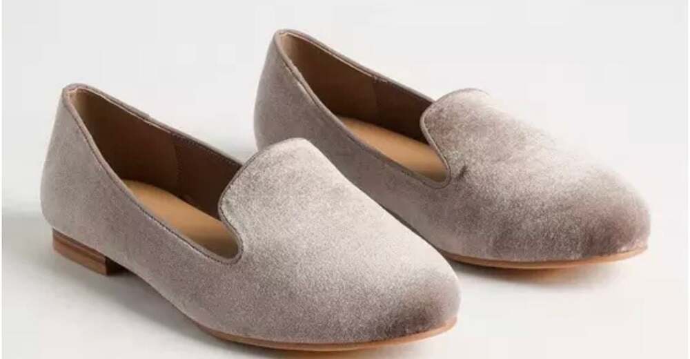 Torid Grey Velvet Slip On Flat Loafers 10 WW Slip On Round Toe Fall Casual